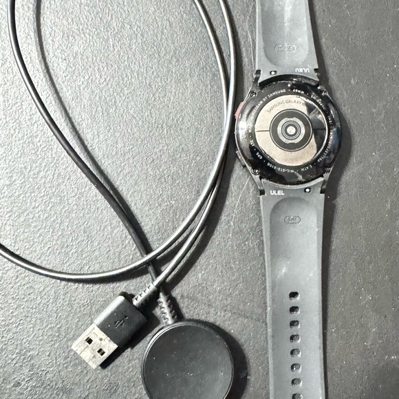 Samsung Galaxy Watch 4 Classic 40 LTE Black - Picture 13 of 16